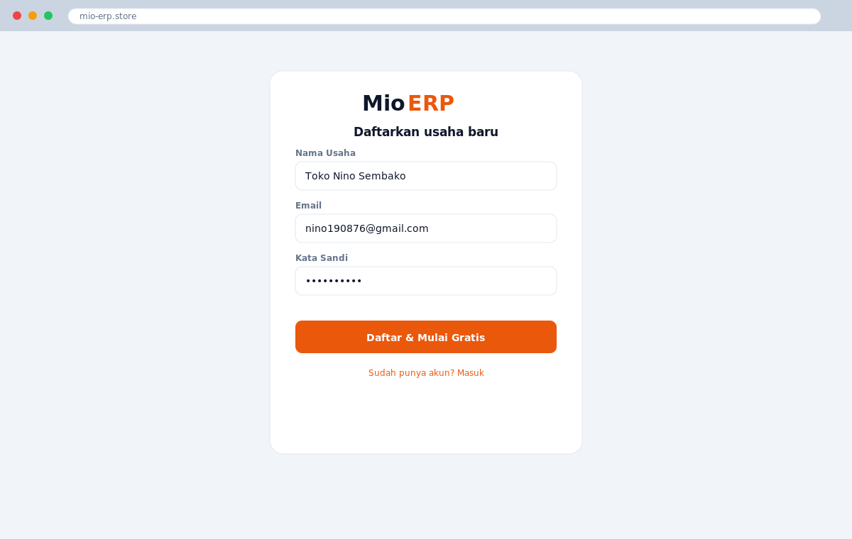 Halaman pendaftaran Mio ERP: form nama usaha, email, dan kata sandi dengan tombol Daftar